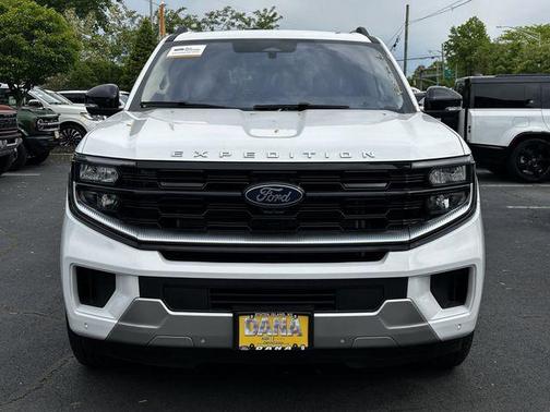 Oxford White 2025 Ford Expedition Max Platinum