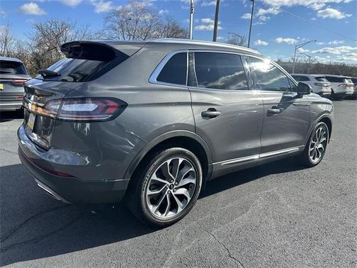 2022 Lincoln Nautilus Reserve