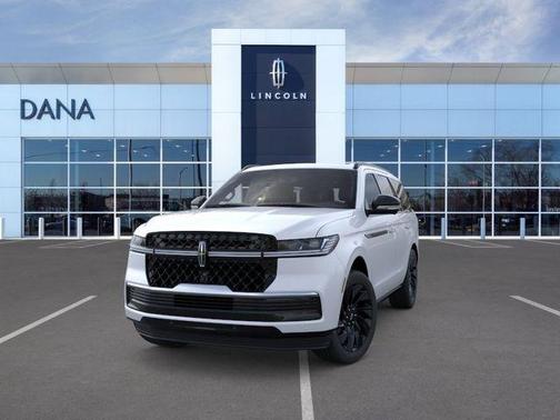 Crystal White Metallic 2026 Lincoln Navigator Reserve
