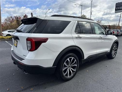 2022 Ford Explorer ST-Line