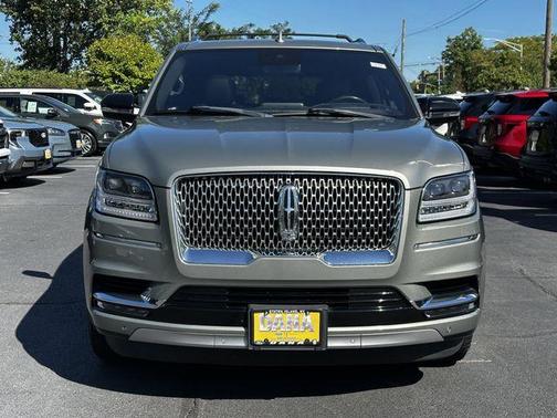 Jade Metallic 2019 Lincoln Navigator Reserve