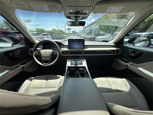 2022 Lincoln Aviator Standard AWD