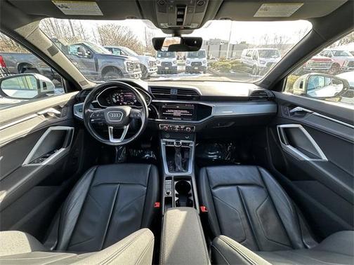 2024 Audi Q3 45 S line Premium