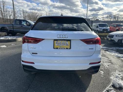 2024 Audi Q3 45 S line Premium