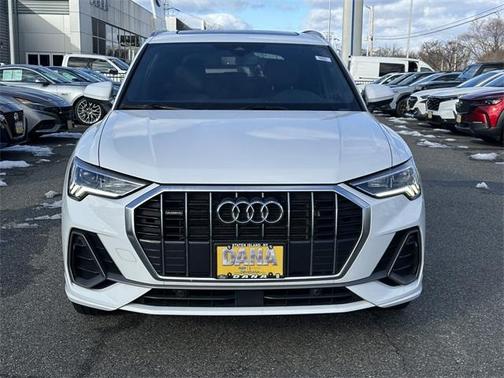 2024 Audi Q3 45 S line Premium