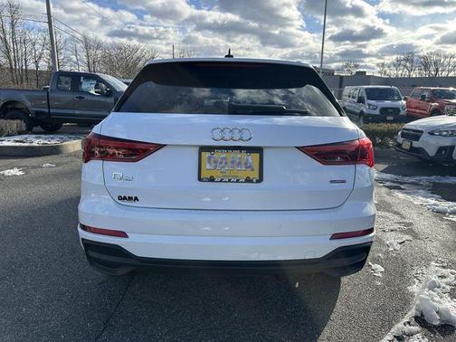 2024 Audi Q3 45 S line Premium