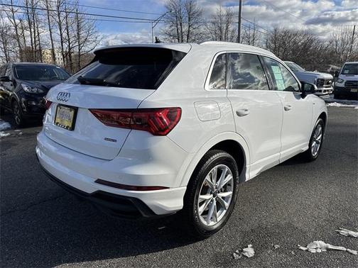 2024 Audi Q3 45 S line Premium