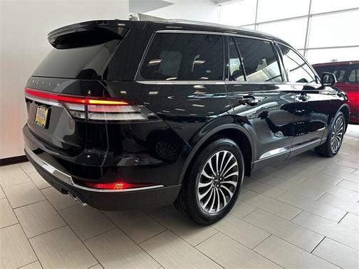 2023 Lincoln Aviator Standard AWD