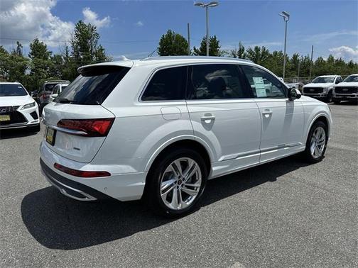 2022 Audi Q7 55 Premium Plus