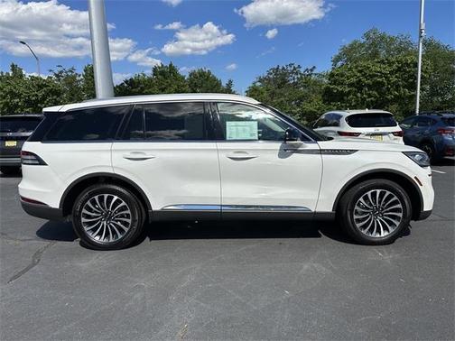 2023 Lincoln Aviator Standard AWD
