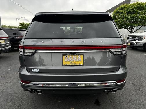 Gray Metallic 2024 Lincoln Aviator Premiere