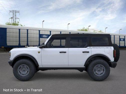 Oxford White 2025 Ford Bronco Badlands