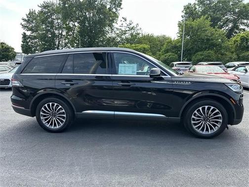 2022 Lincoln Aviator Standard AWD
