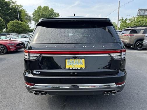 2022 Lincoln Aviator Standard AWD
