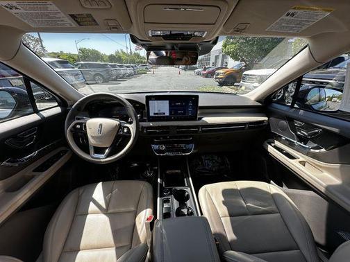 Whisper White 2023 Lincoln Corsair Standard