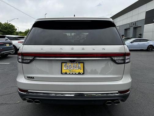 Ceramic Pearl Metallic 2023 Lincoln Aviator Standard AWD