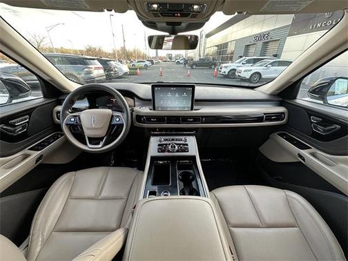 2022 Lincoln Aviator Standard AWD