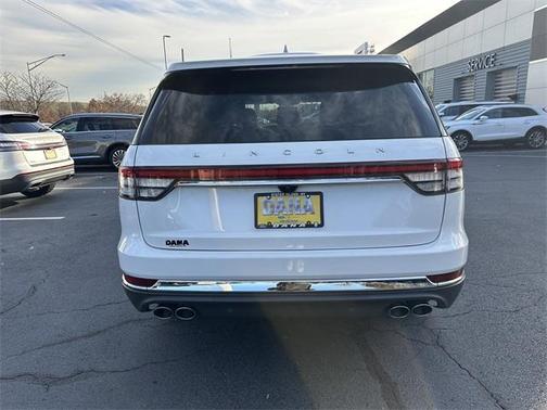 2022 Lincoln Aviator Standard AWD