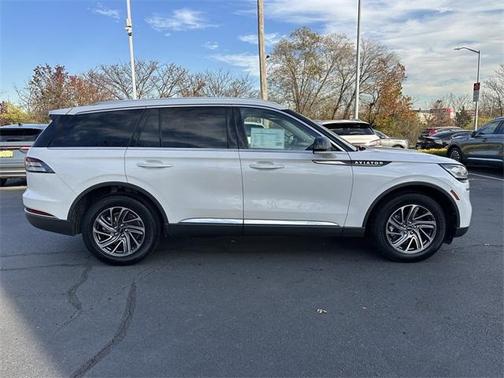 2022 Lincoln Aviator Standard AWD