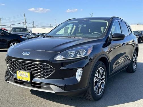 Photo 3 of 33 of 2020 Ford Escape SEL