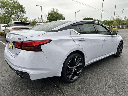 Gray Sky Pearl 2024 Nissan Altima 2.5 SR