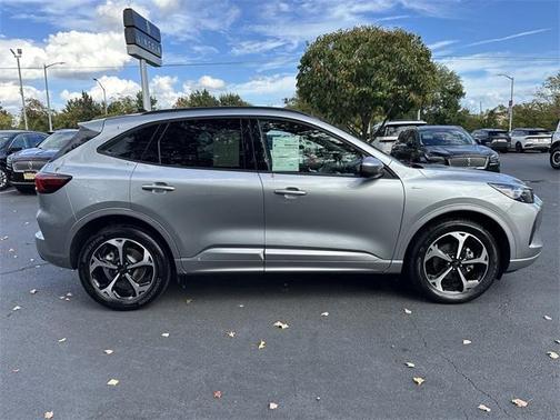 2024 Ford Escape ST-Line Elite