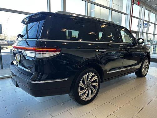 2024 Lincoln Navigator Reserve