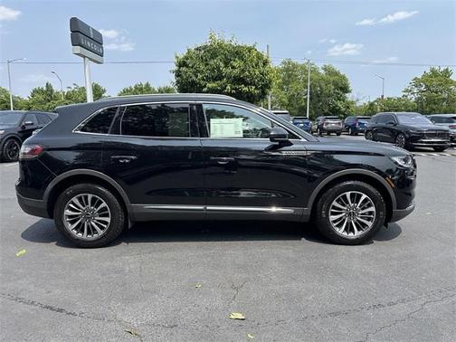 2022 Lincoln Nautilus Standard