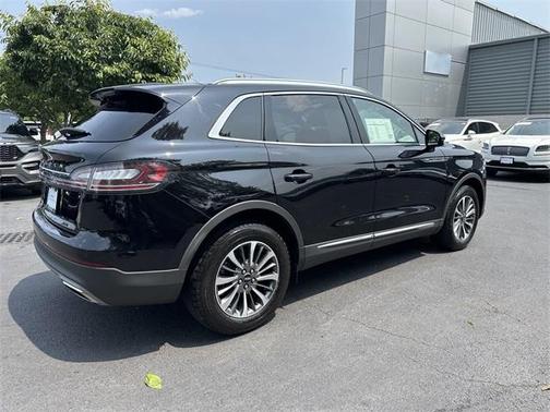 2022 Lincoln Nautilus Standard
