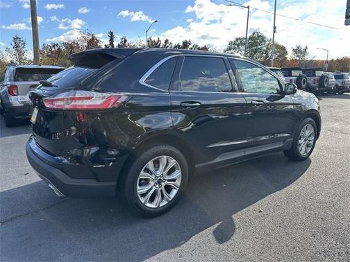 2021 Ford Edge Titanium