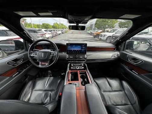 Infinite Black Metallic 2023 Lincoln Navigator Reserve