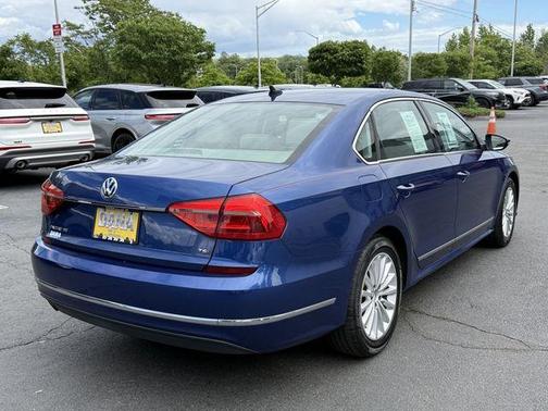 Reef Blue Metallic 2016 Volkswagen Passat 1.8T SE w/Technology
