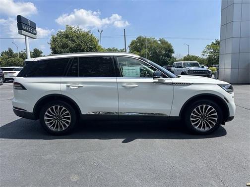 2023 Lincoln Aviator Standard AWD
