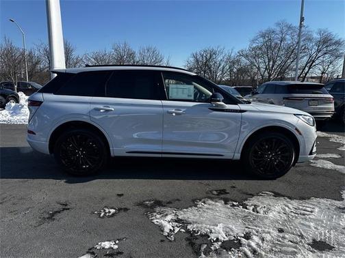 2025 Lincoln Corsair Reserve