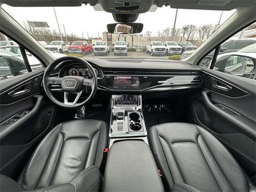 2024 Audi Q7 45 Premium Plus