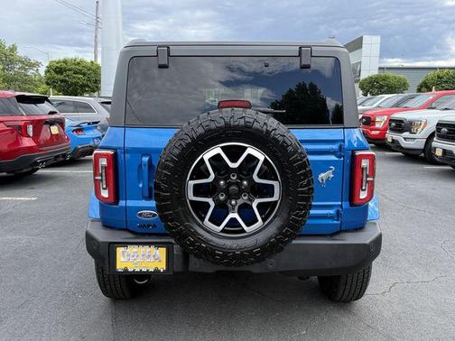 Velocity Blue Metallic 2023 Ford Bronco Outer Banks