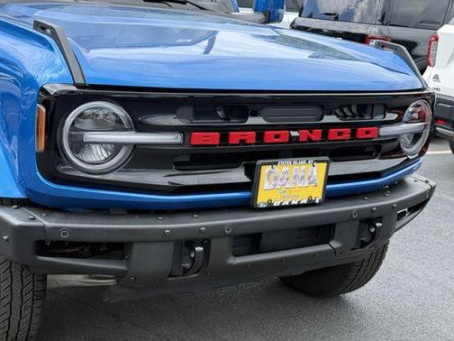 Velocity Blue Metallic 2023 Ford Bronco Outer Banks