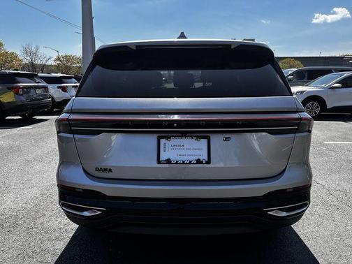 Silver Radiance Metallic 2024 Lincoln Nautilus Premiere