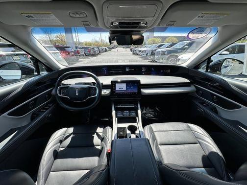 Silver Radiance Metallic 2024 Lincoln Nautilus Premiere