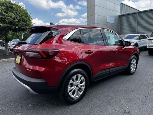 Rapid Red Metallic Tinted Clearcoat 2023 Ford Escape Active