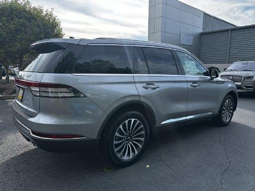Silver Radiance Metallic 2023 Lincoln Aviator Standard AWD