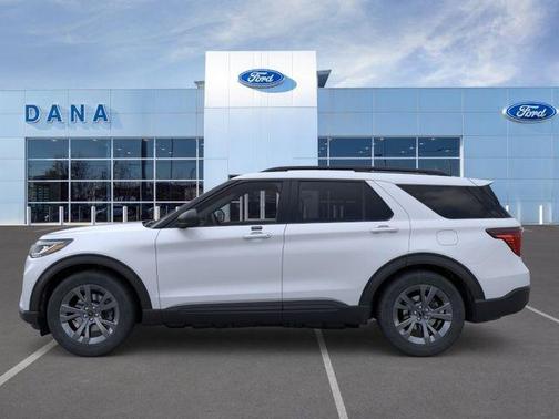 Space White Metallic 2026 Ford Explorer Active