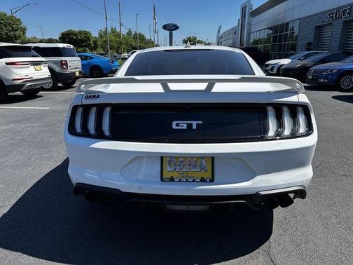 Oxford White 2022 Ford Mustang GT Premium