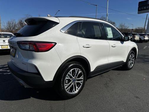 Star White 2022 Ford Escape SEL