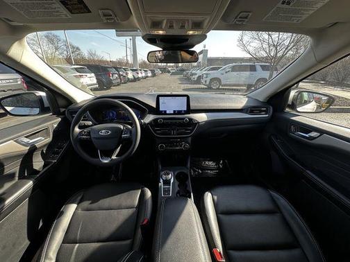 Star White 2022 Ford Escape SEL