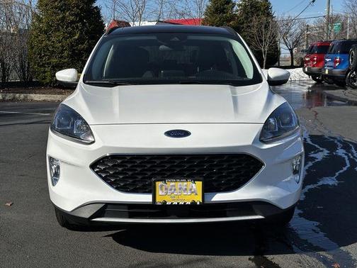 Star White 2022 Ford Escape SEL
