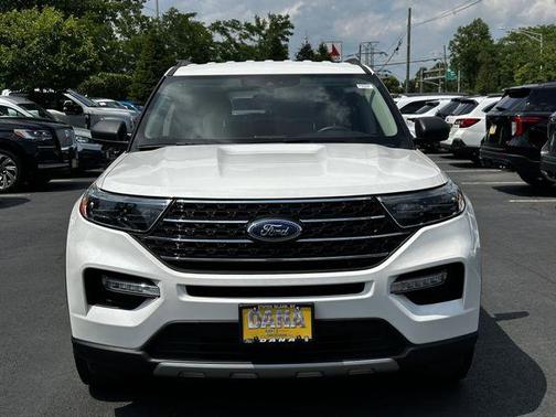 Star White 2023 Ford Explorer XLT