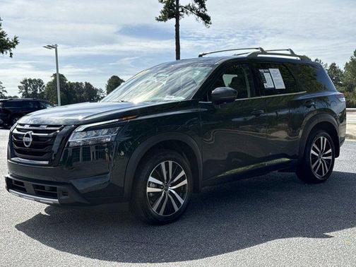 2024 Nissan Pathfinder Platinum FWD