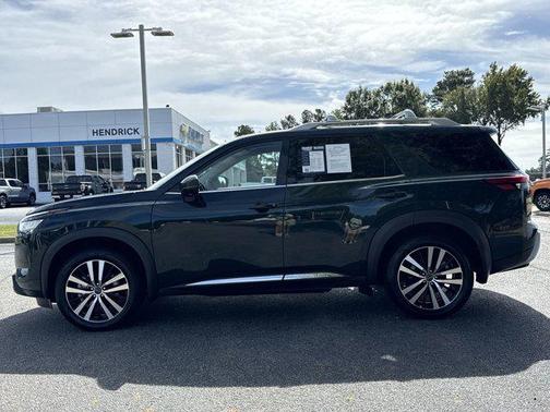 2024 Nissan Pathfinder Platinum FWD
