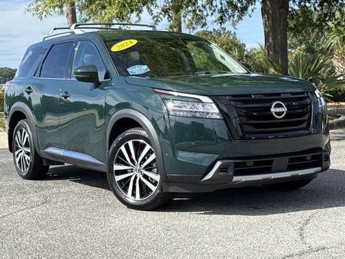 2024 Nissan Pathfinder Platinum FWD